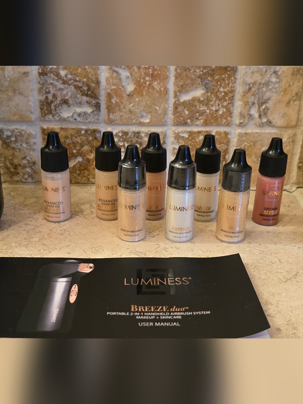 Luminess Airbrush System and Cosmetics Set RETAIL: $387 - Picture 6 of 7